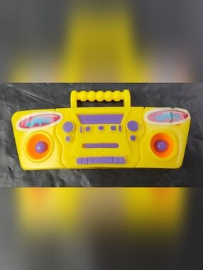 Ohio Art Vintage Betty Spaghetty Fun At The Beach Boom Box Radio Accessory - GUC